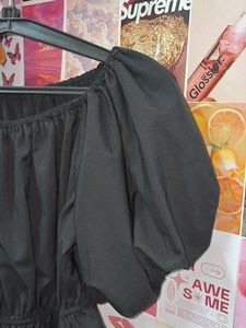 Chic Black Off-Shoulder Puff Sleeve Top