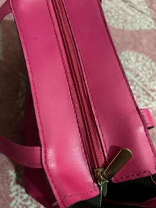 💕Caprese Pink Shoulders Bag💕