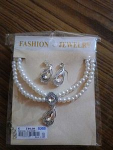 Pearl and Crystal Jewelry Set
