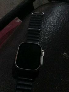 Smartwatch - Sleek and Modern