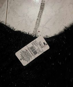 ✨️Black Fuzzy One-Shoulder Crop Top✨️