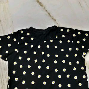 Cute Daisy Print Black T-Shirt