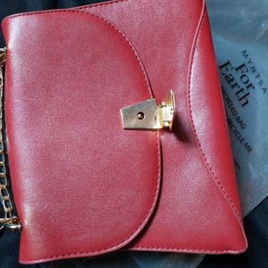 Elegant Sling Bag With Chain
