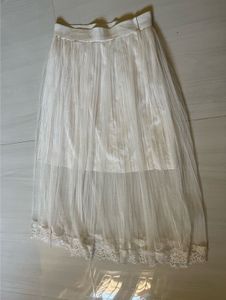 Elegant White Tulle Skirt with Lace Trim