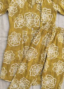 Stylish Floral Print Kurta and Pant Set