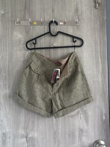 Stylish Patterned Shorts with Cuffs