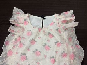 Cute Floral Top – Size Small