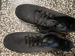 Stylish Black Sports Shoes for women