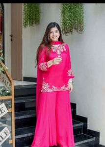 Beautiful Pink Embroidered Kurta Set