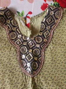Designer Embellished Short Kurta 🍀🧡