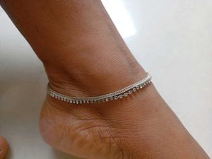 Silver Anklet with Sparkling Detail