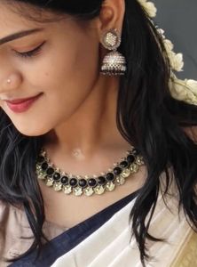 2 beautiful Chockers✨