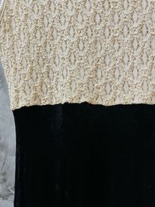 Chic Black &amp; Cream Knit Dress