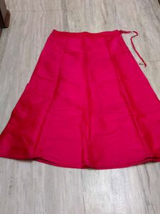 Tapeta Silk Skirt