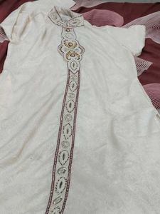 Elegant Embroidered Men's Kurta Set