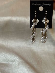 🪄Elegant Pearl Hoop Earrings🫠🤍