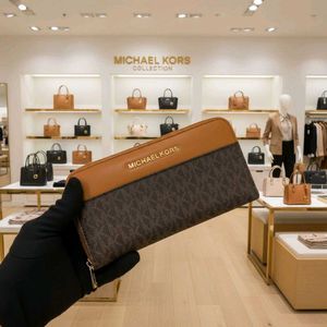 *LATEST MICHAEL KORS WALLET* WD BOX