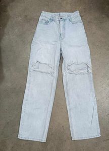 Light Wash Ripped Jeans