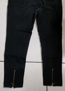 Black Jeans with Zipper Detail