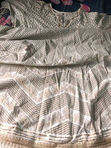 Elegant Ethnic Kurta with Intricate Patterns