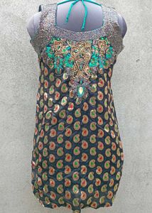 Embellished Kurta with Paisley Print