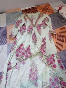 Beautiful Floral Print Kurta Set