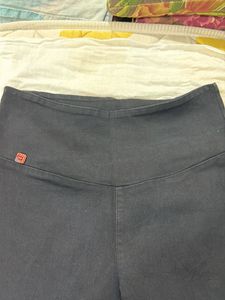 Comfortable Black Capris