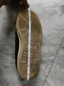 Casual used black shoes