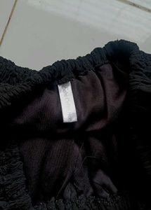 ❗ Attention Sale❗❗Chic Black crop Smocked Top