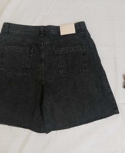 Black Knee-Length Denim Shorts
