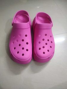 Fuchsia Brand new Platform Crocs original w..11 m.