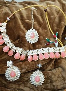 Green jewellery set....