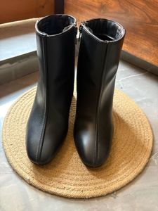Black Block heel ankle Boots