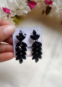 🖤Elegant Black Floral &amp; Crystal Drop Earrings💫