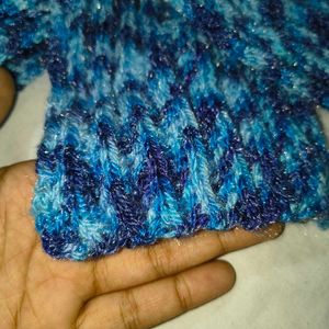 Handmade woolen muffler