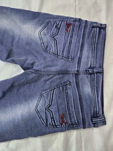 Stylish Blue Wash Jeans
