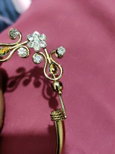 Floral Bangle Bracelet