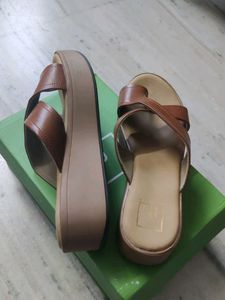 Brown Toe Ring Platform Sandals