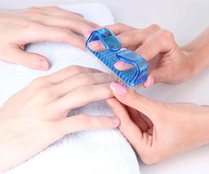 1Pcs Handle Grip Nail Brush