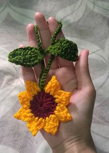 beautiful chrochet sunflower🌻 keychain 🎀