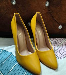 Stylish Yellow Patent Leather Heels