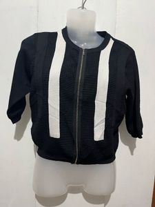 Chic Black &amp; White Striped Zip-Up Cardigan