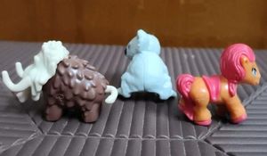3 kinderjoy animal toys