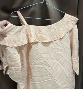 Chic Ruffled One-Shoulder Top
