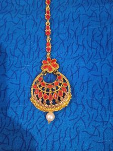 Elegant Maang Tikka