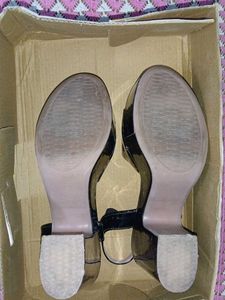 Denill Floral Platform Sandals- Size UK 6