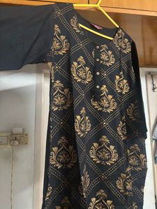 “Is*itva” Elegant Black Kurta with Gold Print