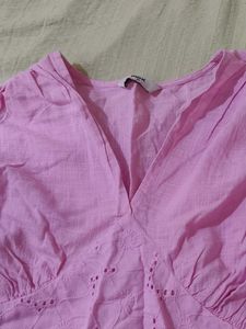 pink top