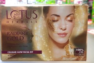 Lotus Herbals Golden Facial Kit