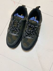 man black &amp; green camouflage low top sneakers